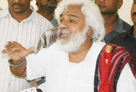 Gaddar launches ‘Jai Samajika Telangana’ movement