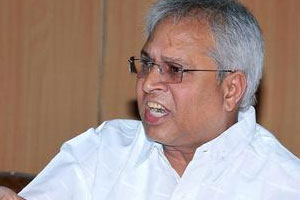 Babu is bigger than Modi: Undavalli