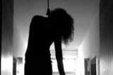 Doctor hangs herself in front of infant daughter