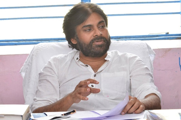 #NoteBan Disaster: Pawan Blasts Chandrababu