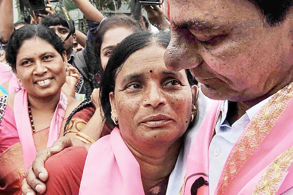 TRS woman leader threatens suicide if denied ticket